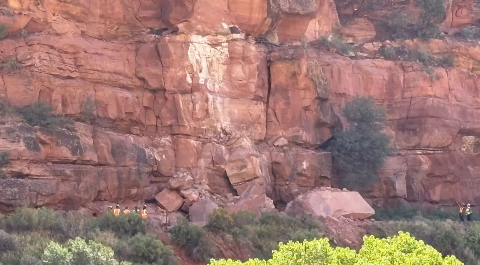 Zion Tunnel Closed: SR-9 Rockfall, Detours & What's Still Open (October 2026)